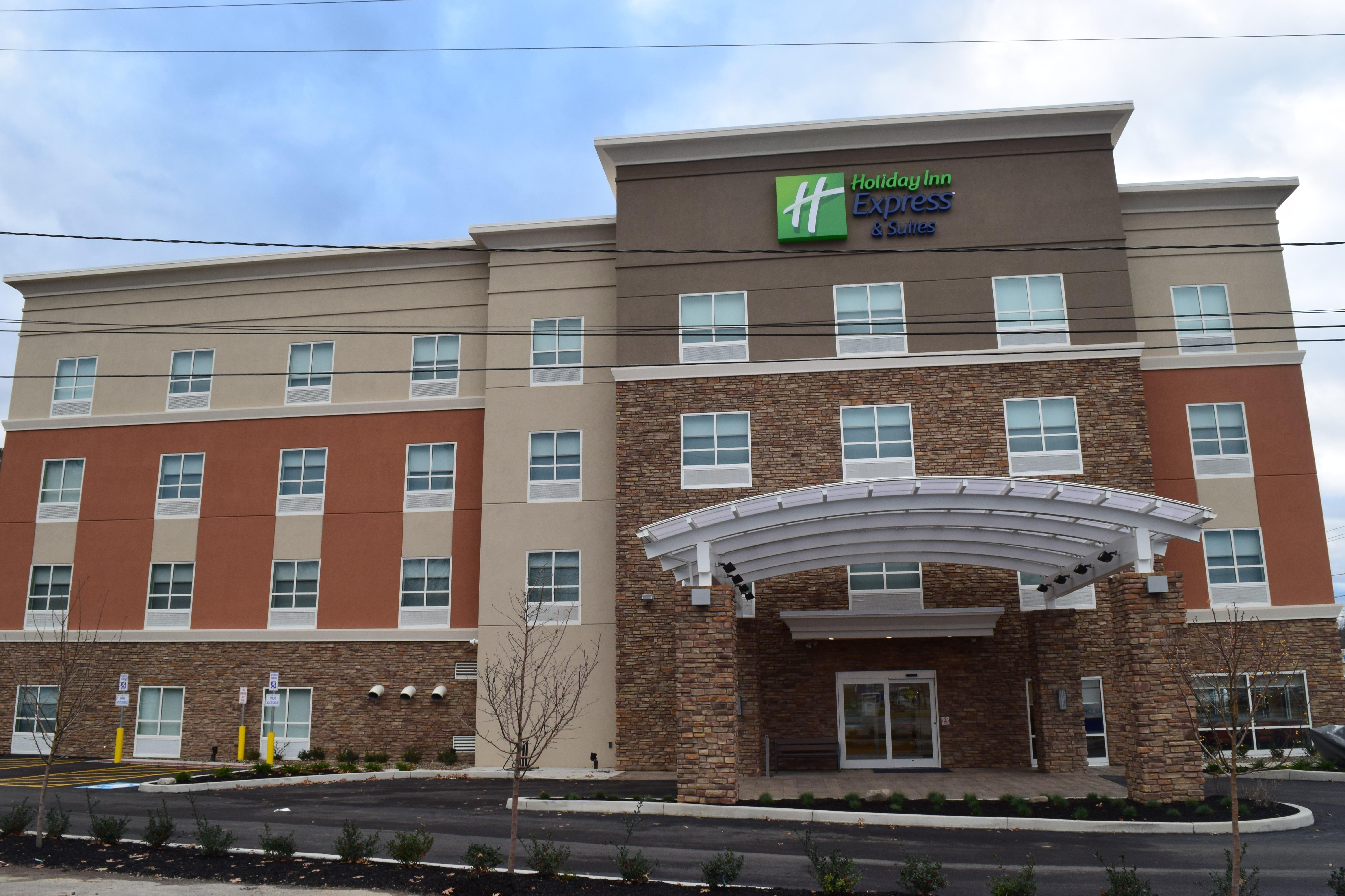 Holiday Inn Express & Suites Ithaca By Ihg Exterior photo