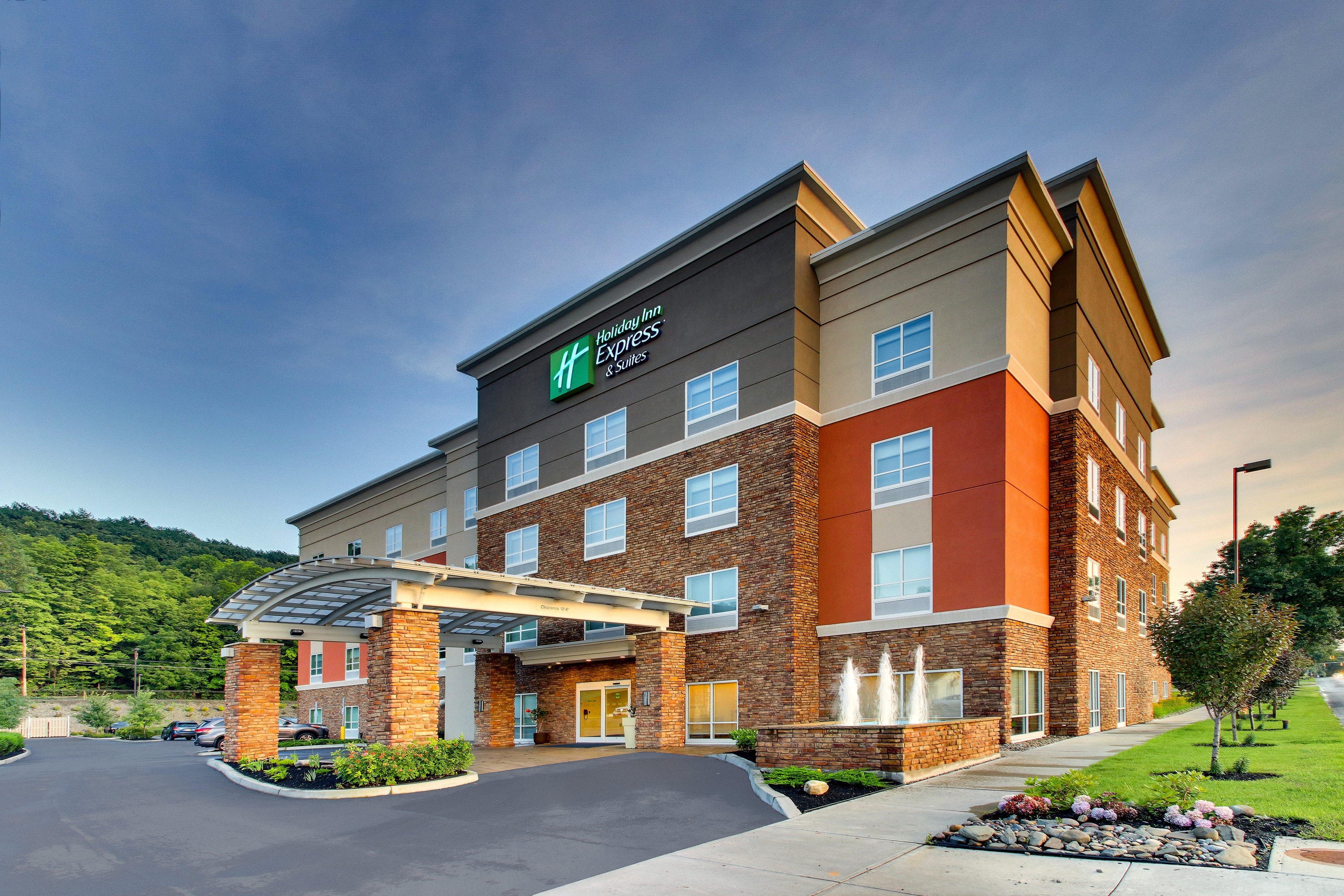 Holiday Inn Express & Suites Ithaca By Ihg Exterior photo