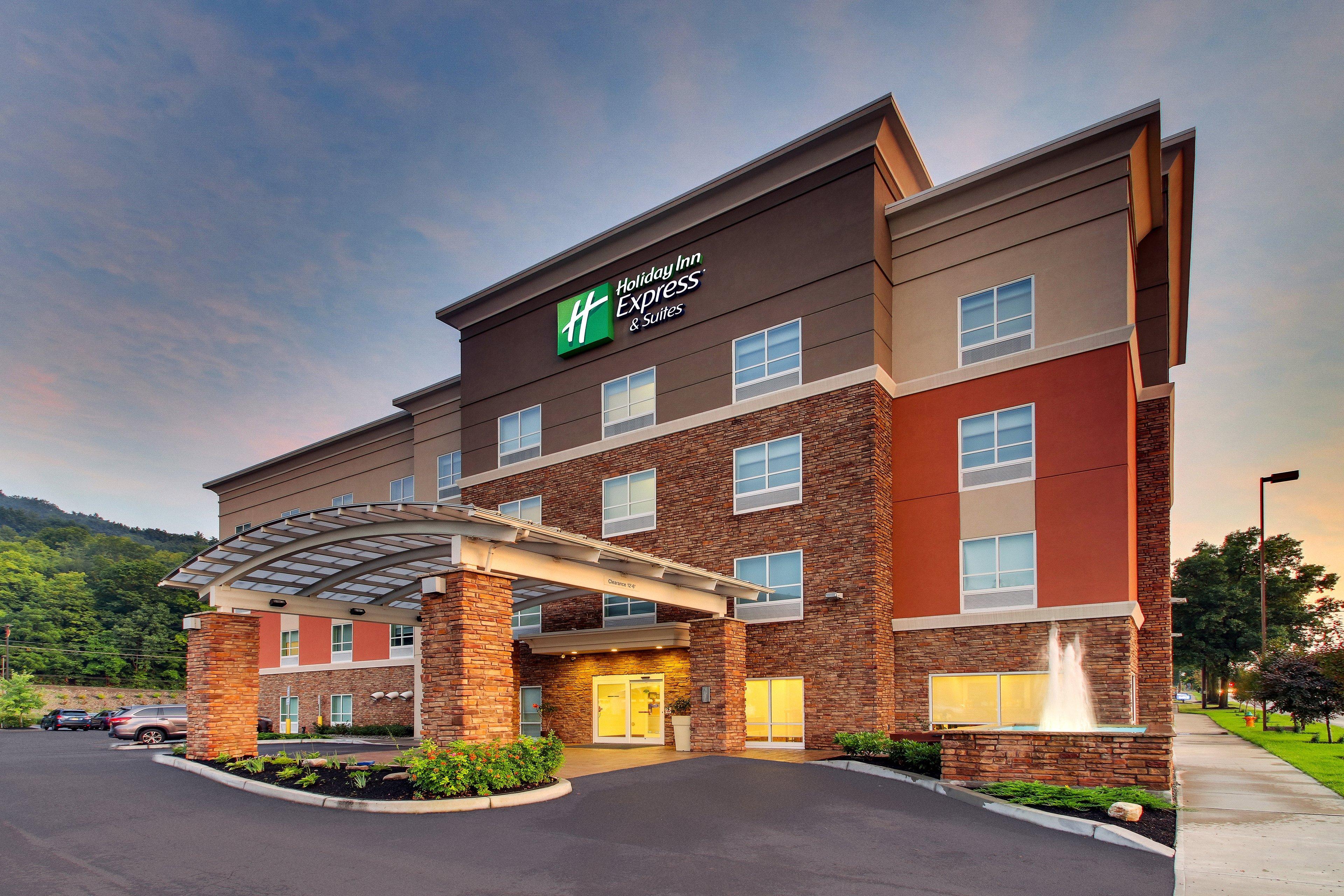 Holiday Inn Express & Suites Ithaca By Ihg Exterior photo