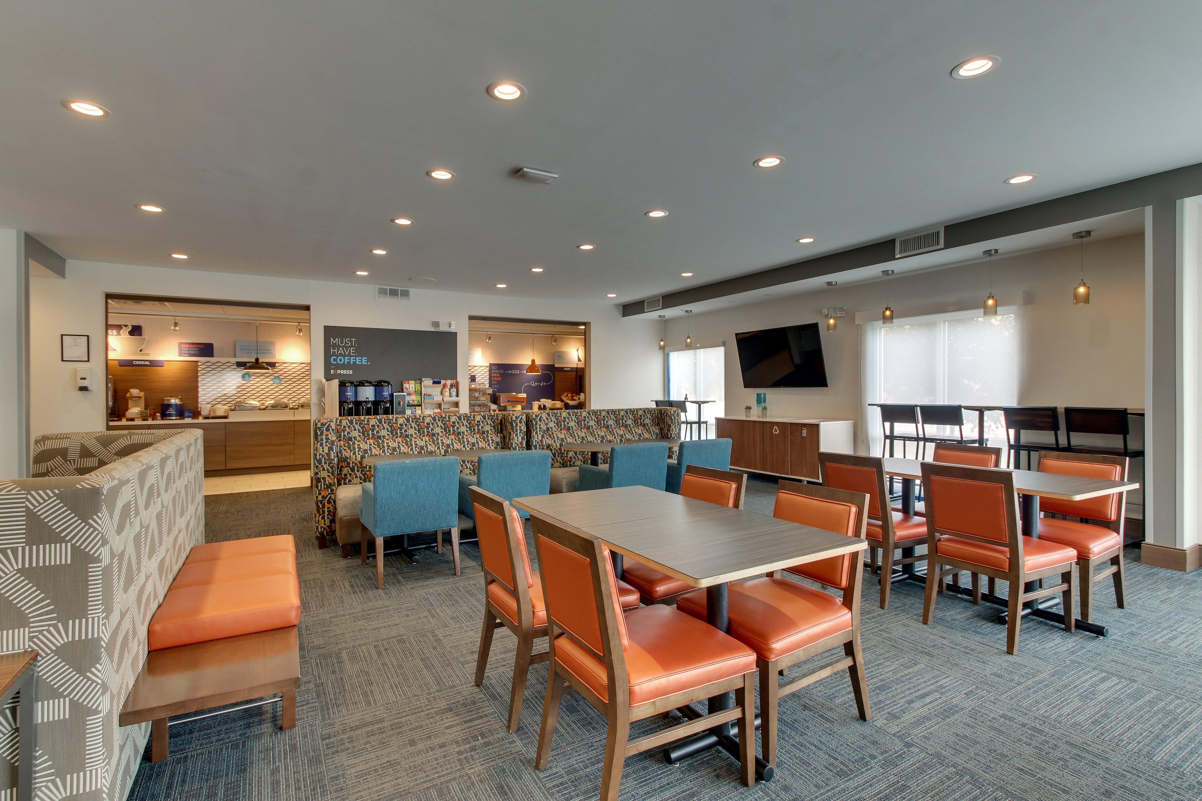 Holiday Inn Express & Suites Ithaca By Ihg Exterior photo