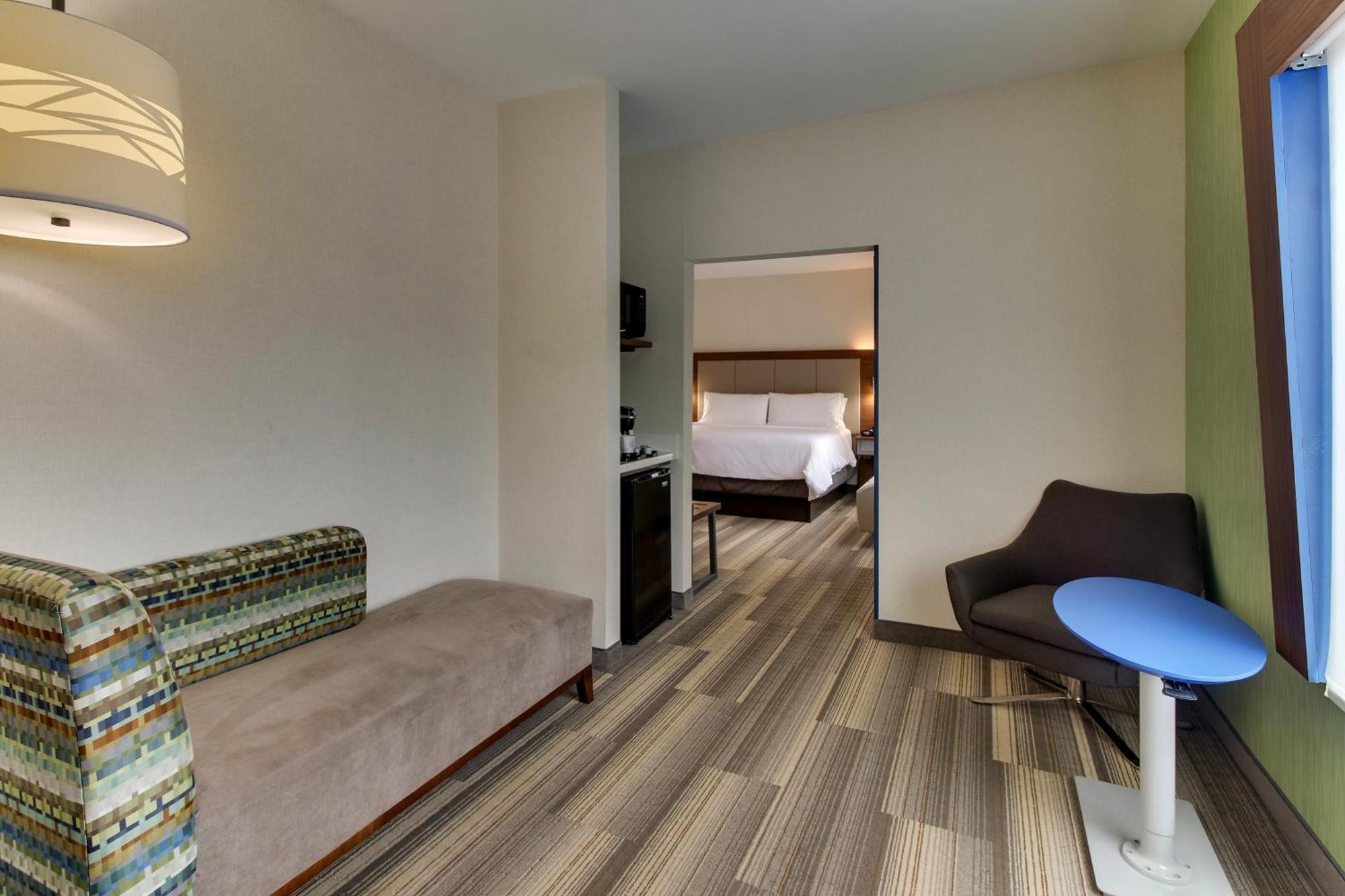 Holiday Inn Express & Suites Ithaca By Ihg Exterior photo