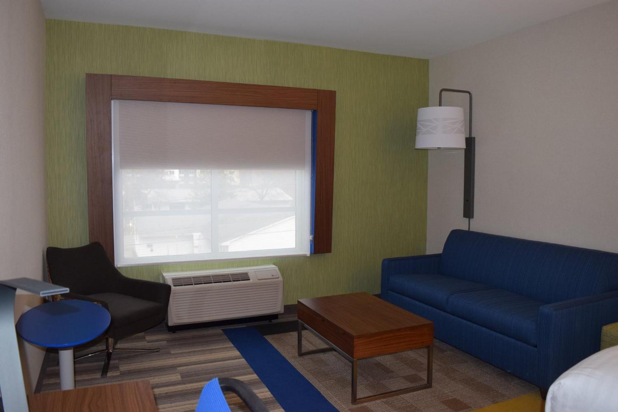 Holiday Inn Express & Suites Ithaca By Ihg Exterior photo